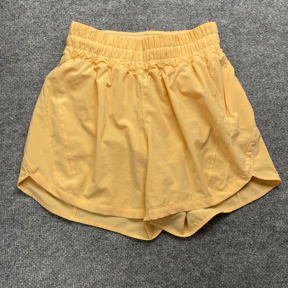 Lululemon Women’s Hotty Hot High-Rise Lined Short 4 Inch - Apricot - Size 6